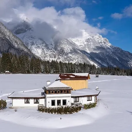 Lehner Schloessl With Whirlpool And Sauna