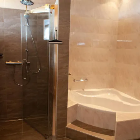 Lehner Schloessl With Whirlpool And Sauna *